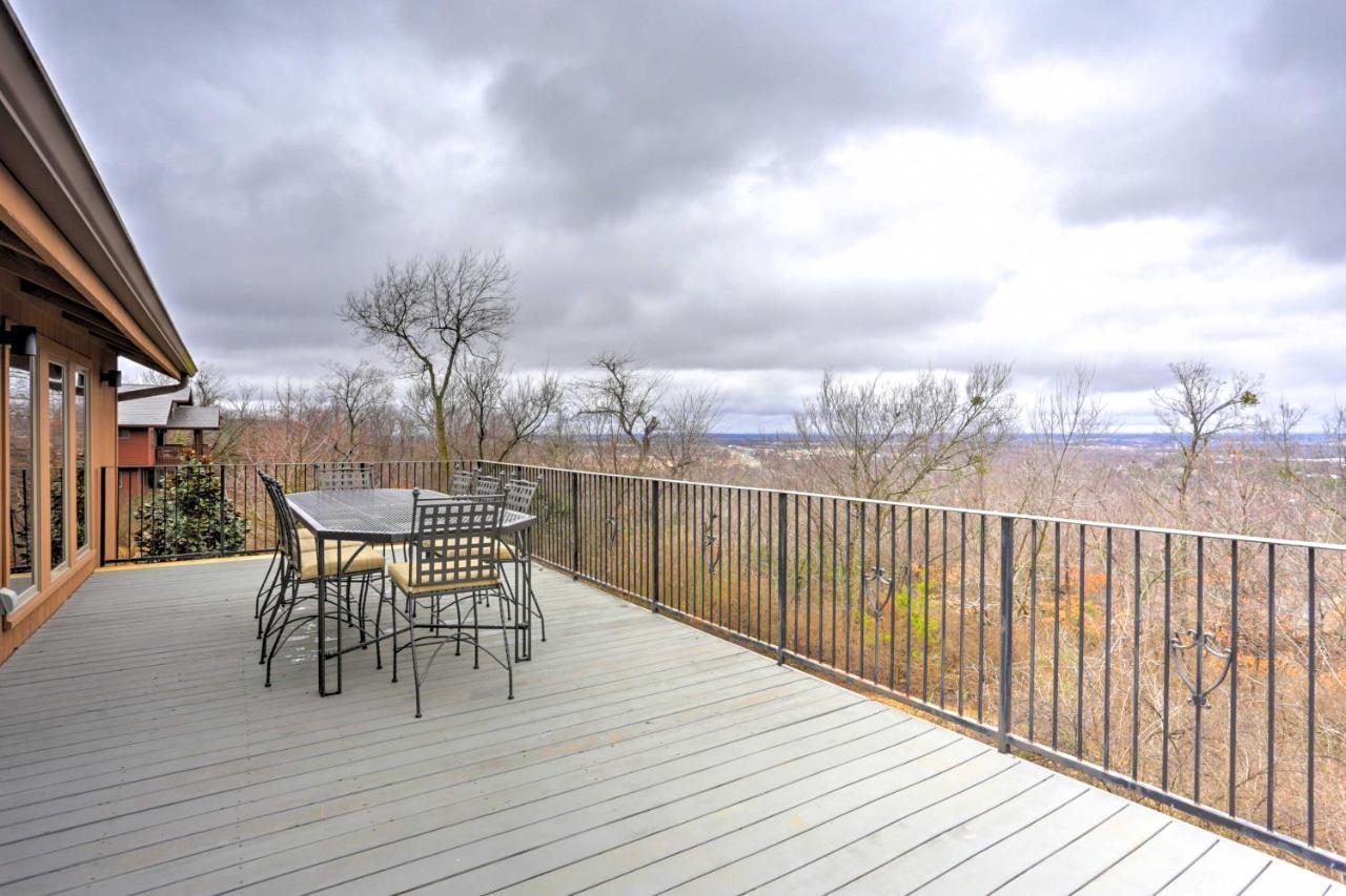Beautiful Central Fayetteville Townhome With Views! Exterior photo