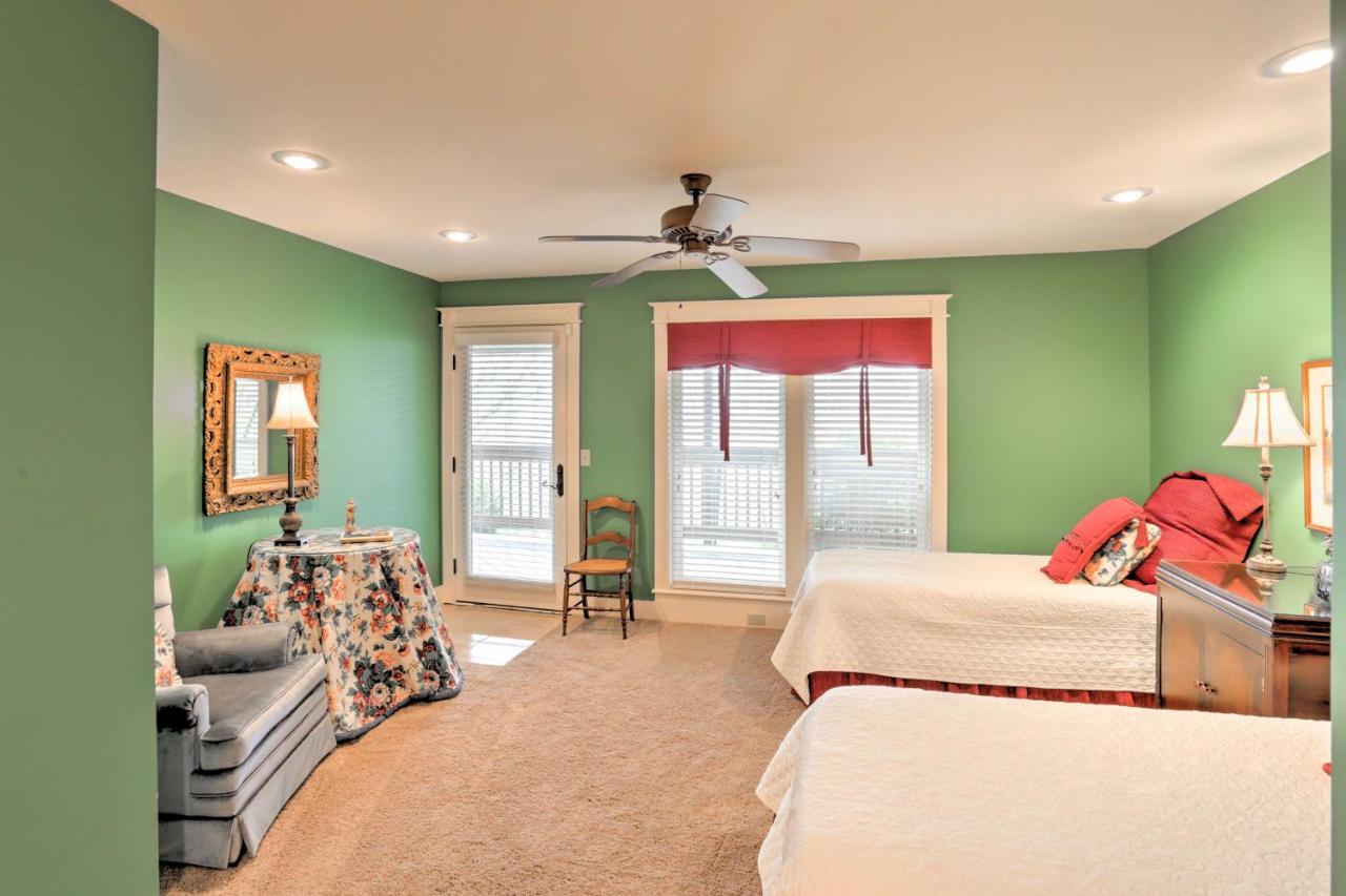 Beautiful Central Fayetteville Townhome With Views! Exterior photo