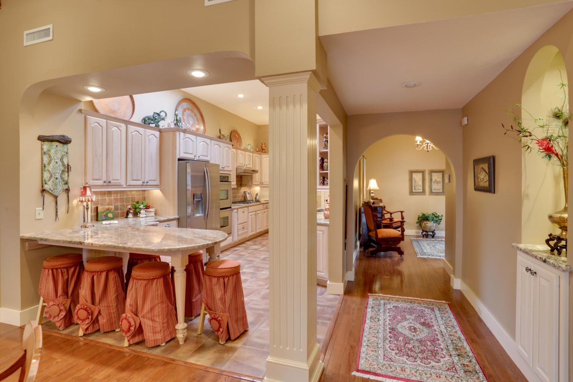Beautiful Central Fayetteville Townhome With Views! Exterior photo